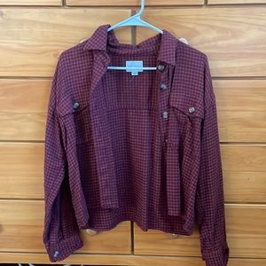 American eagle cropped flannel size small. Great condition!